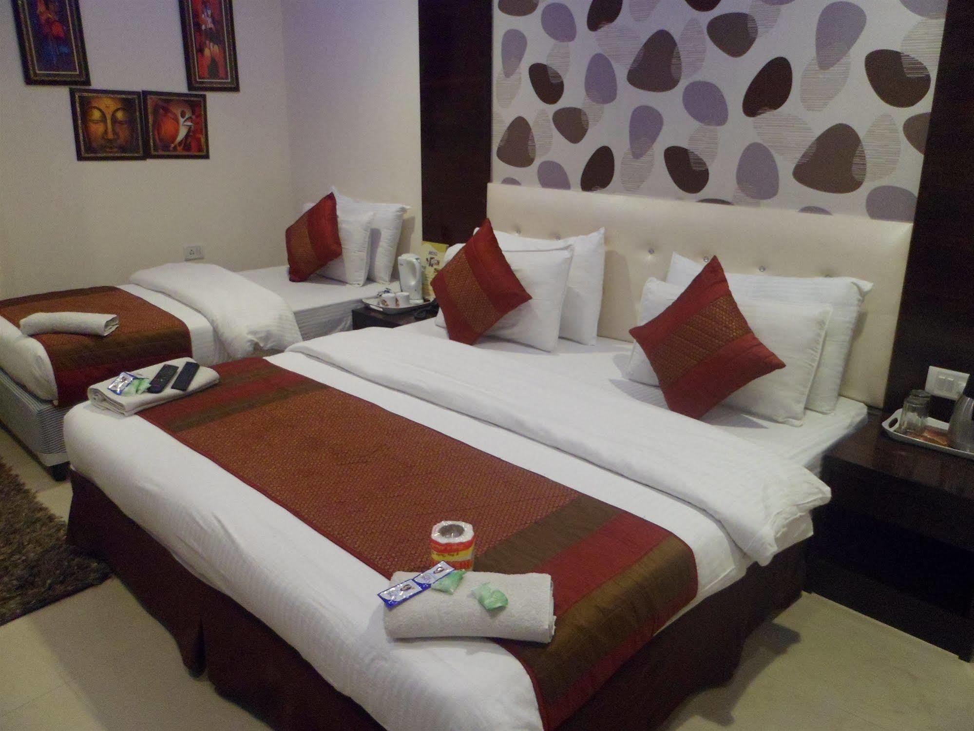 ניו דלהי Hotel Arjun מראה חיצוני תמונה