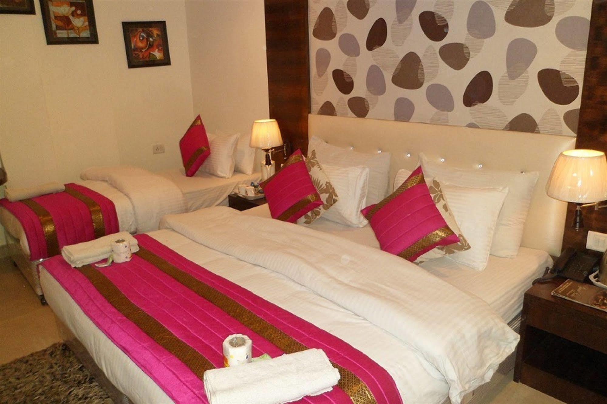 ניו דלהי Hotel Arjun מראה חיצוני תמונה