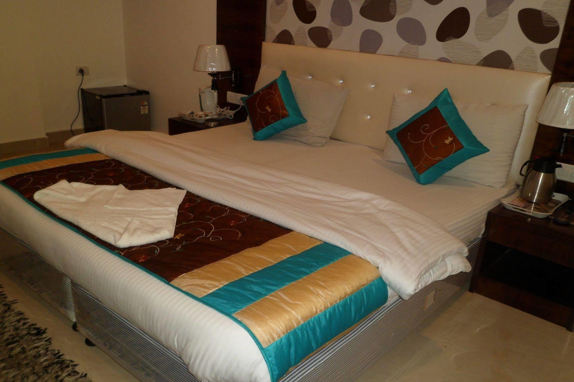 ניו דלהי Hotel Arjun מראה חיצוני תמונה