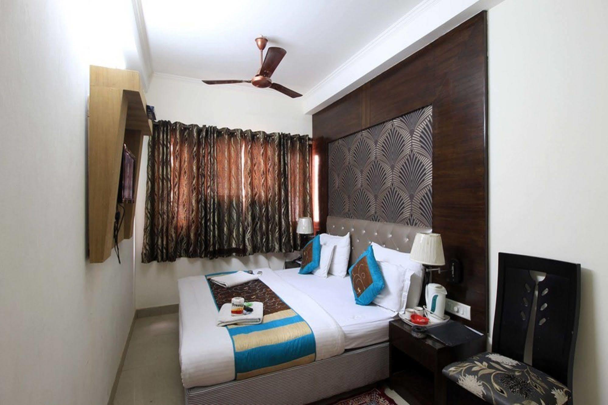 ניו דלהי Hotel Arjun מראה חיצוני תמונה