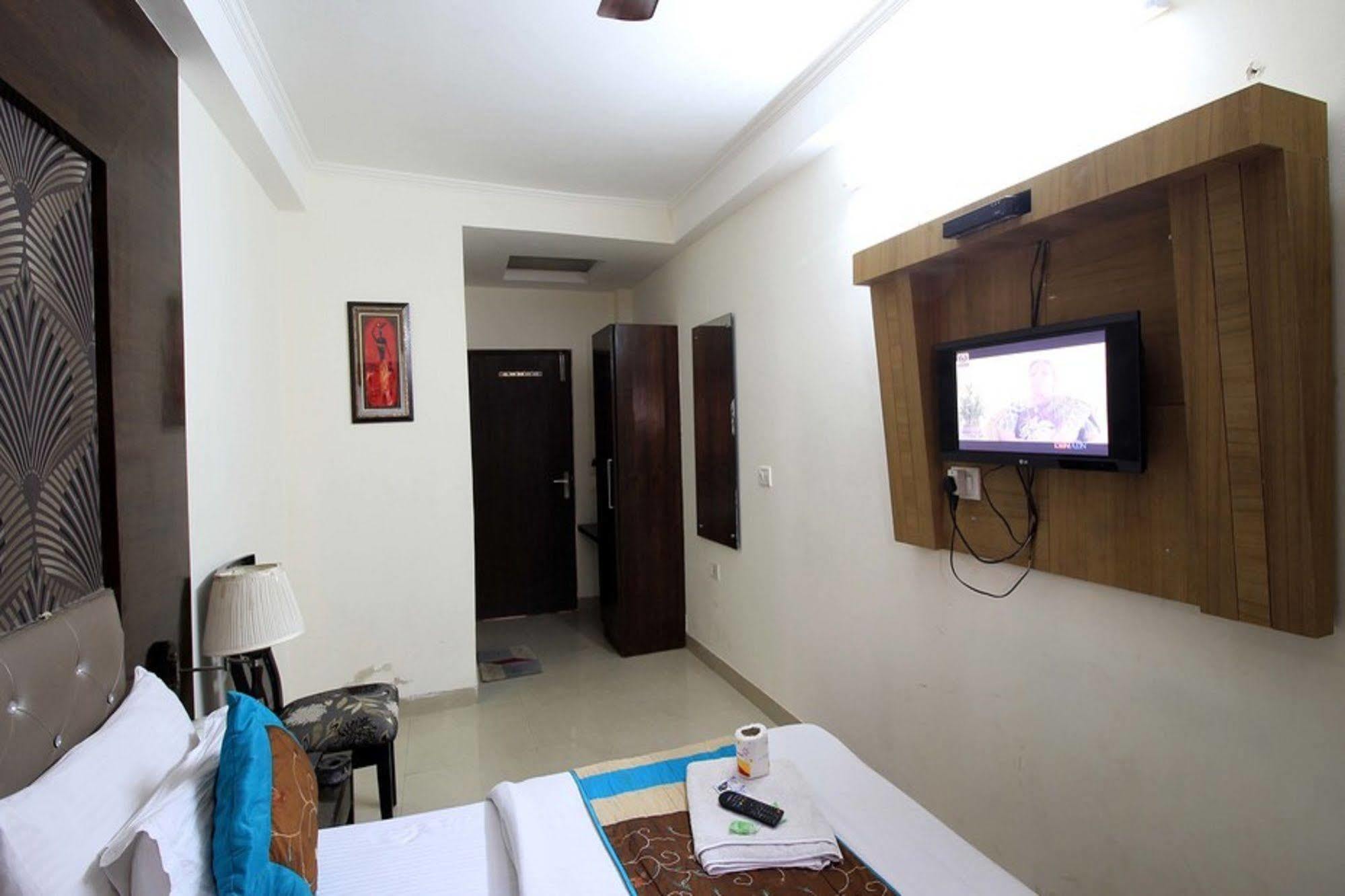 ניו דלהי Hotel Arjun מראה חיצוני תמונה