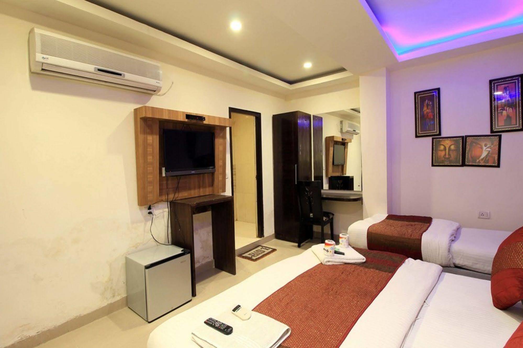 ניו דלהי Hotel Arjun מראה חיצוני תמונה