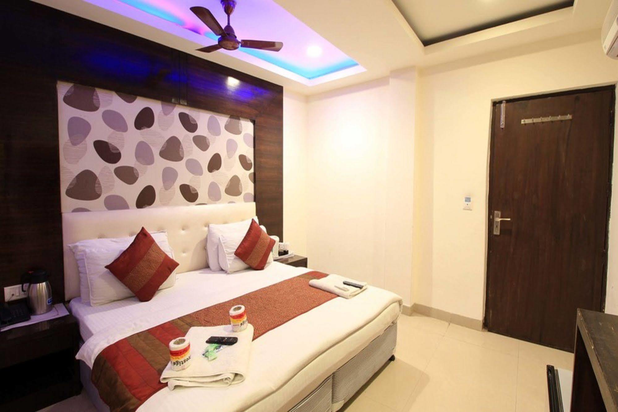 ניו דלהי Hotel Arjun מראה חיצוני תמונה